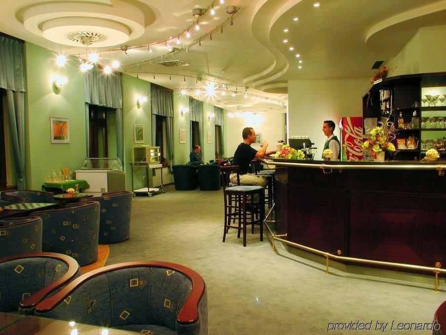 库尔图拉酒店 鲁容贝罗克 餐厅 照片